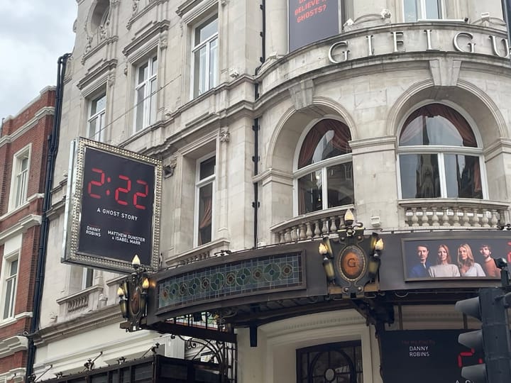 2:22 A Ghost Story - A Ghostly Night out at the Theatre (My Spoiler Free Review)